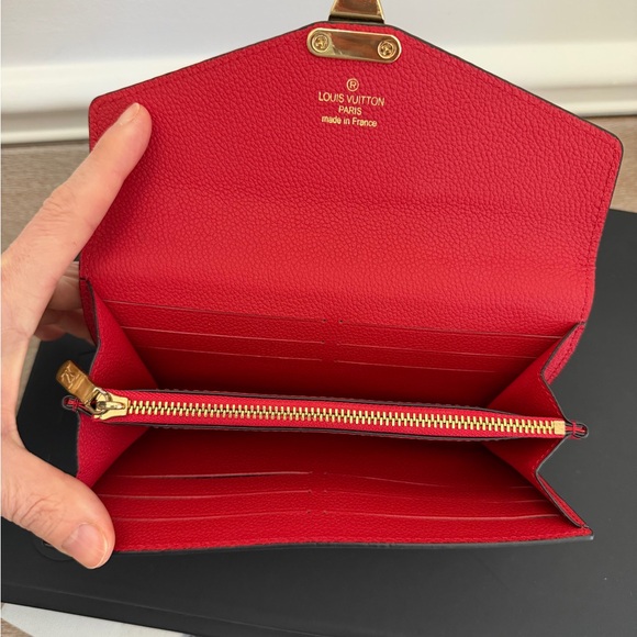 Scarlet Embossed Wallet - Picture 3 of 4